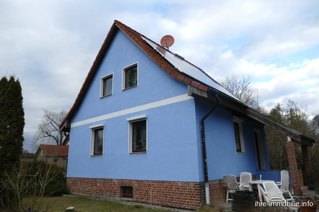 Freist. Einfamilienhaus mit Nebengebäude auf 1.300 m² gr